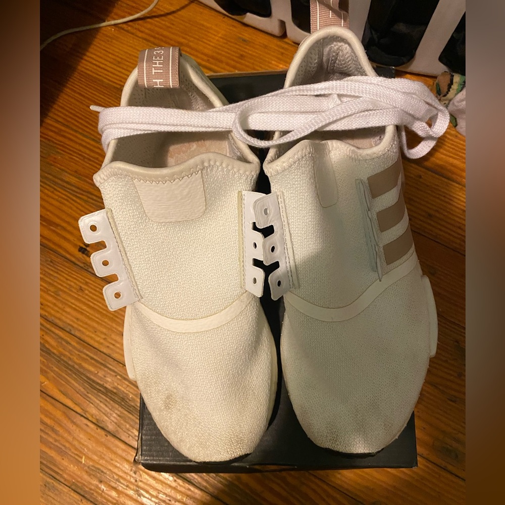 Adidas Sneakes